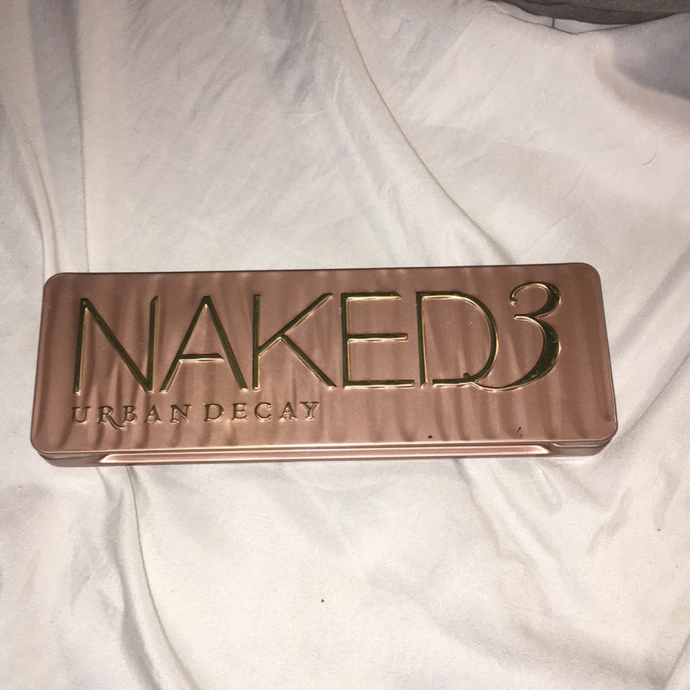 NAKED 3 pallet